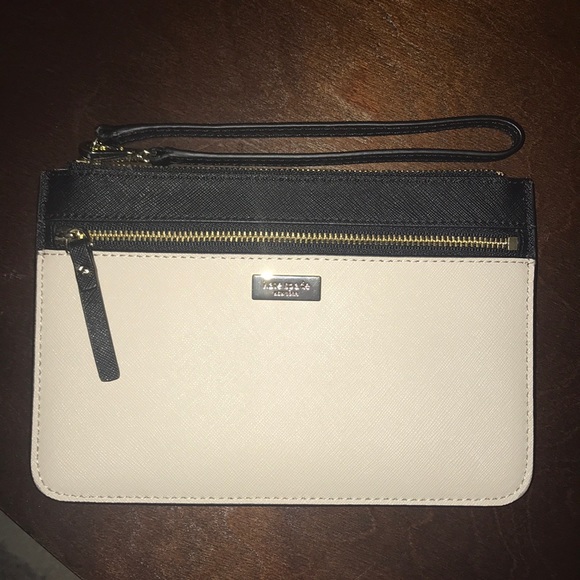 kate spade Handbags - Kate Spade Wristlet